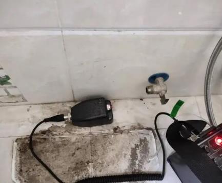 瓮安屋顶漏水维修公司分享下卫生间漏水的危害及解决方法